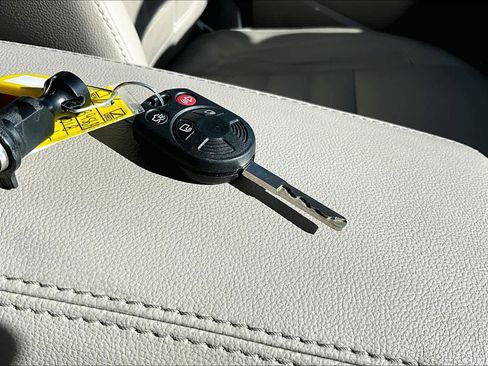 Used 2018 Ford Escape SEL image 14