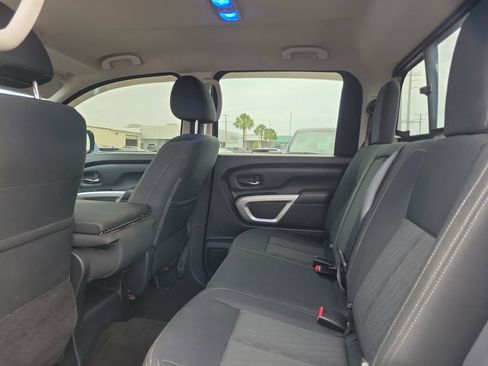 Used 2019 Nissan Titan SV AWD/4WD image 17