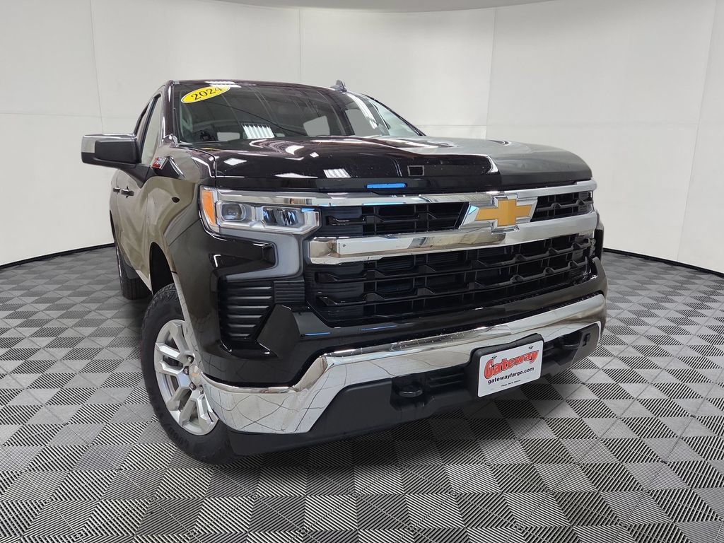 Used 2024 Chevrolet Silverado 1500 LT AWD/4WD image 2