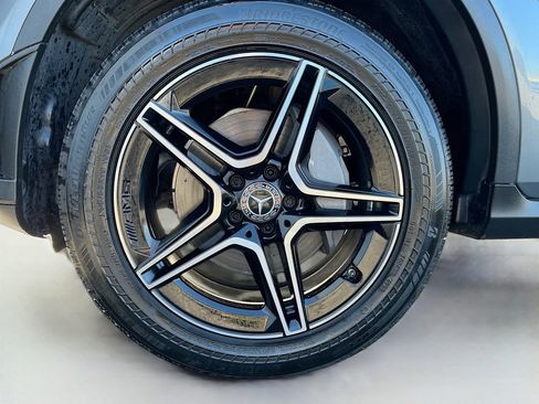 Used 2021 Mercedes-Benz GLC 300 4MATIC image 32
