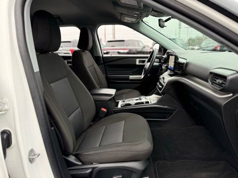 Certified 2024 Ford Explorer XLT image 18