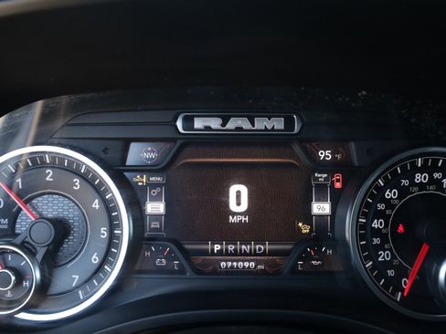 Used 2023 RAM 1500 Laramie AWD/4WD image 19