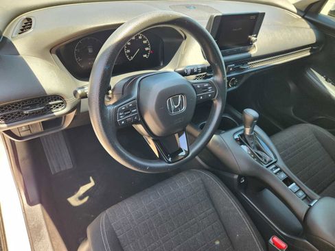Used 2023 Honda HR-V LX image 2