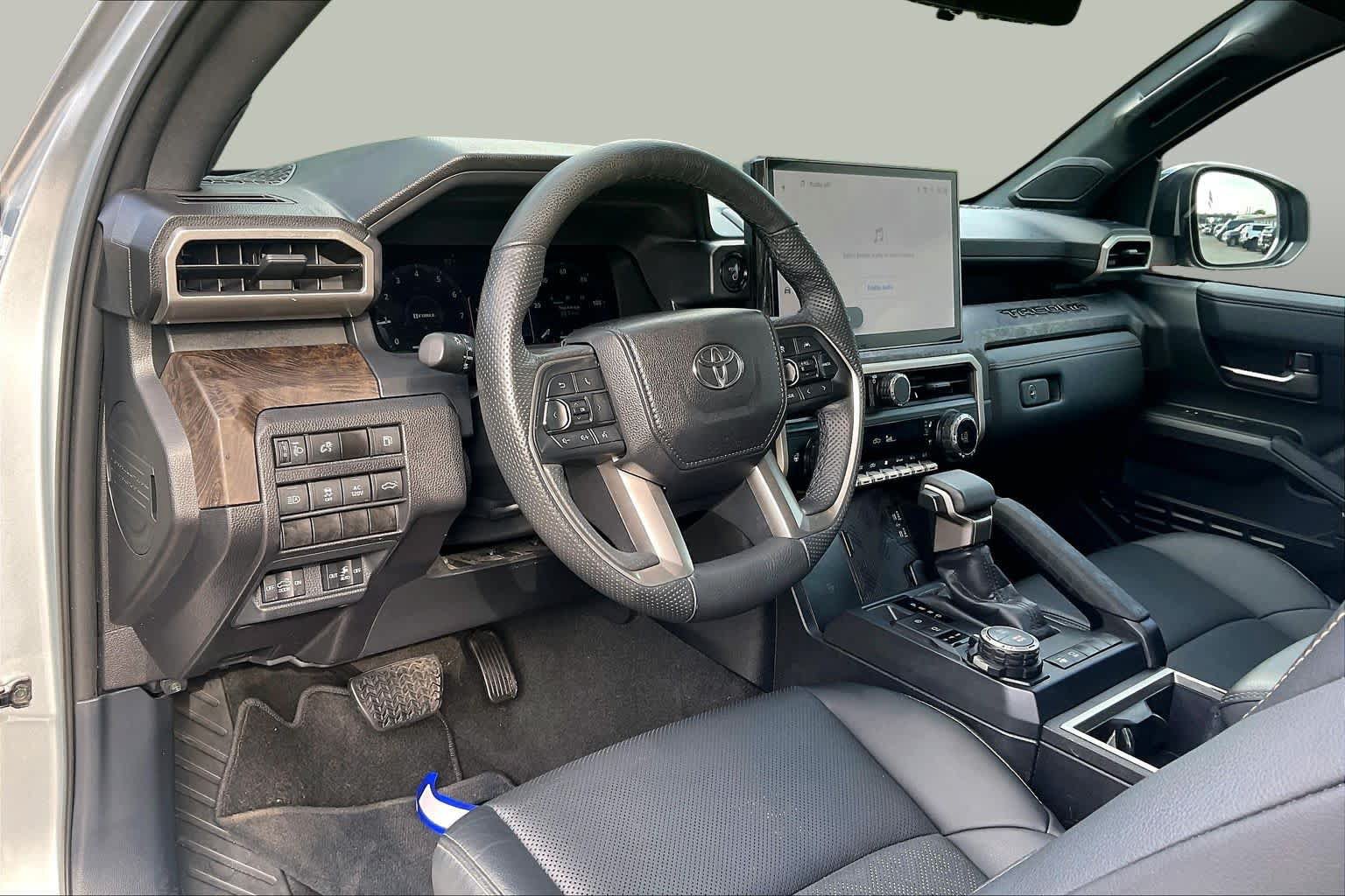 Used 2024 Toyota Tacoma Limited AWD/4WD image 17