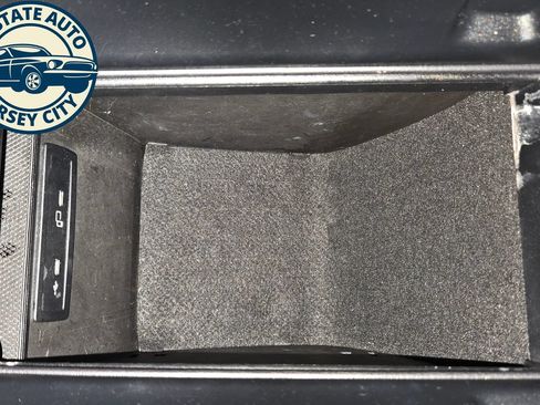 Used 2021 Mercedes-Benz GLC 300 4MATIC w/ Premium Package image 19