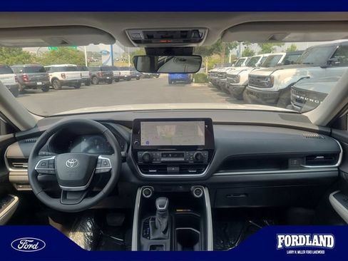 Used 2026 Toyota Grand Highlander AWD image 20
