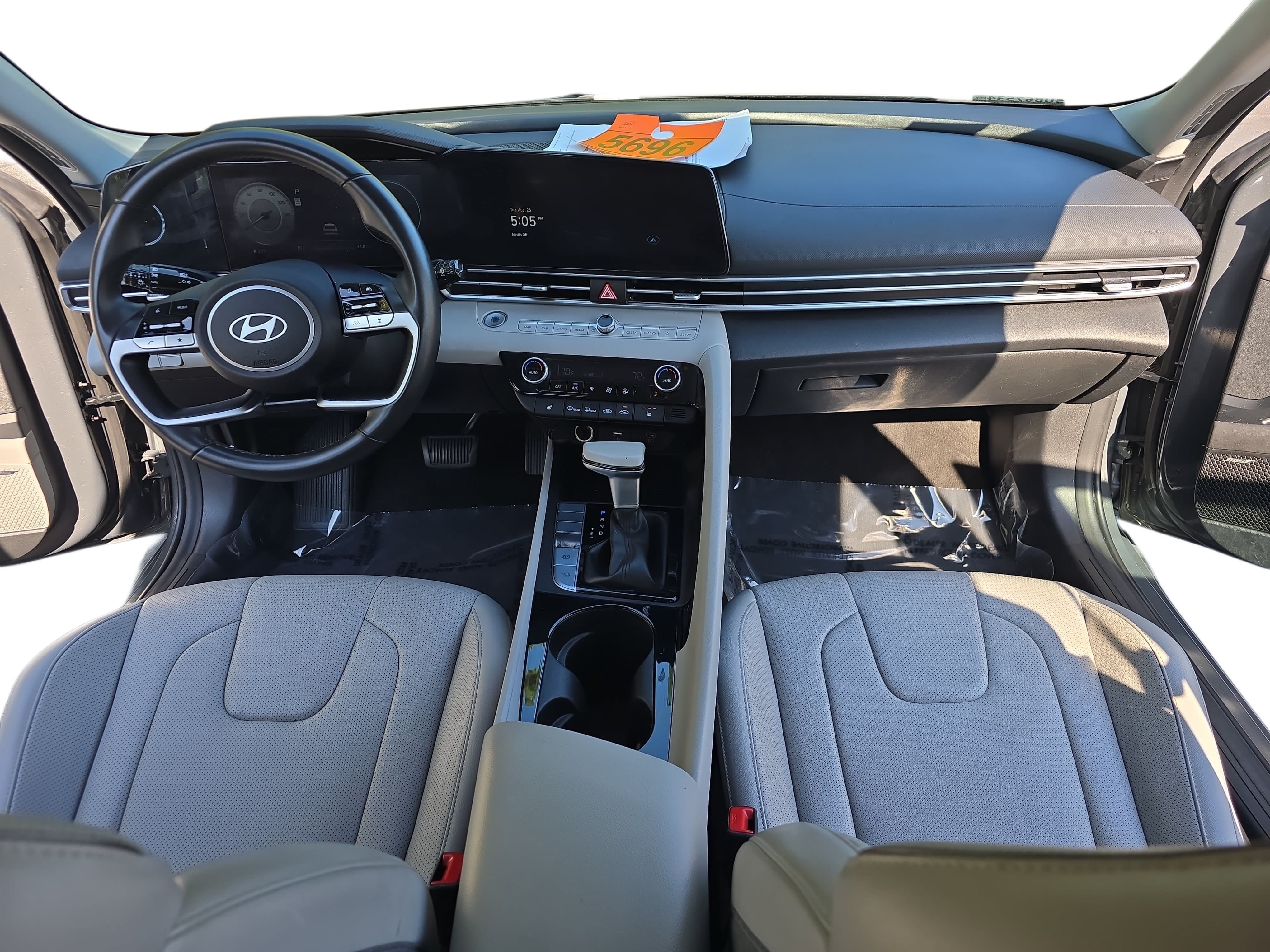Used 2025 Hyundai Elantra Limited FWD image 9