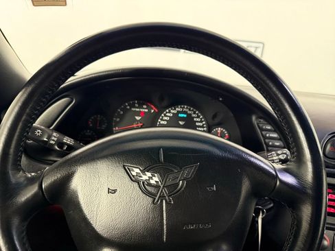 Used 1997 Chevrolet Corvette Coupe w/ Roof Pkg RWD image 19
