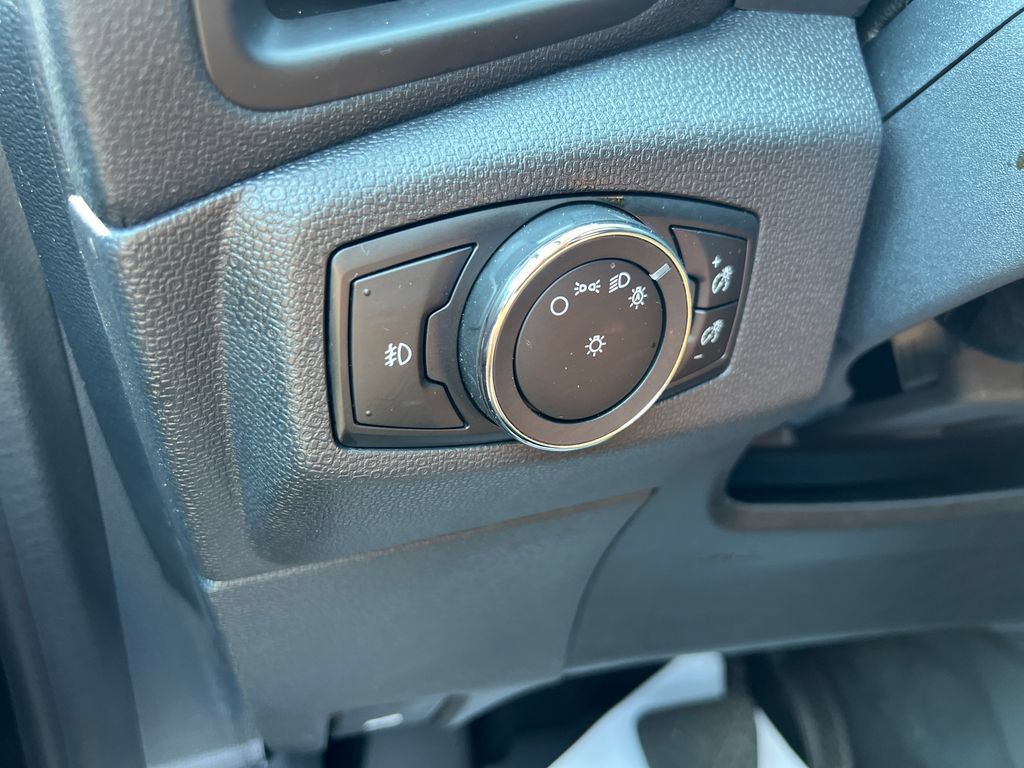 Used 2021 Ford EcoSport SE w/ SE Convenience Package FWD image 21