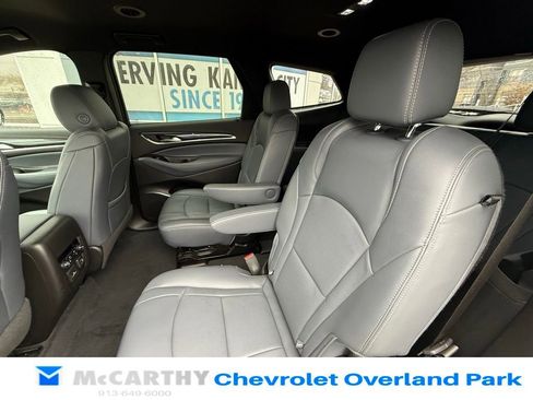 Used 2022 Buick Enclave Premium image 29