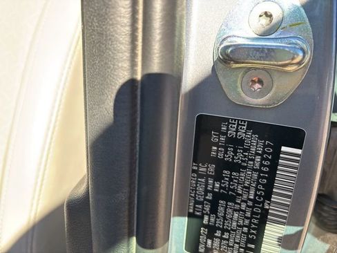 Used 2023 Kia Sorento S w/ Panoramic Sunroof Package image 25