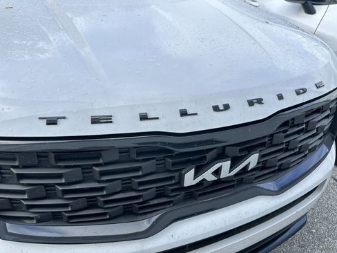Certified 2022 Kia Telluride EX w/ EX Premium Package image 3