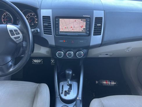 Used 2010 Mitsubishi Outlander GT image 9
