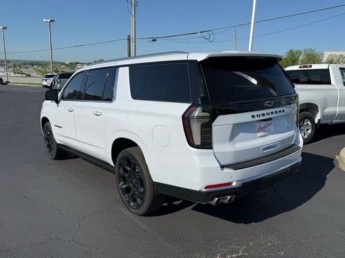 New 2026 Chevrolet Suburban High Country AWD/4WD image 9