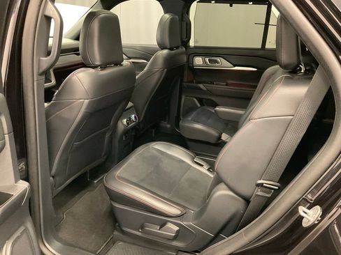 Used 2025 Ford Explorer ST AWD/4WD image 34