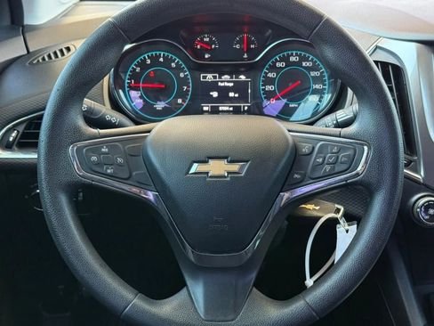 Used 2018 Chevrolet Cruze LT image 30