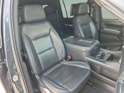 Used 2021 Chevrolet Suburban LT w/ Rear Media and Nav Package RWD image 19