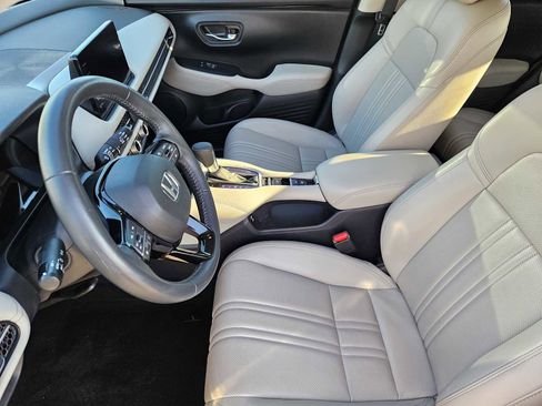 Used 2024 Honda HR-V EX-L image 12