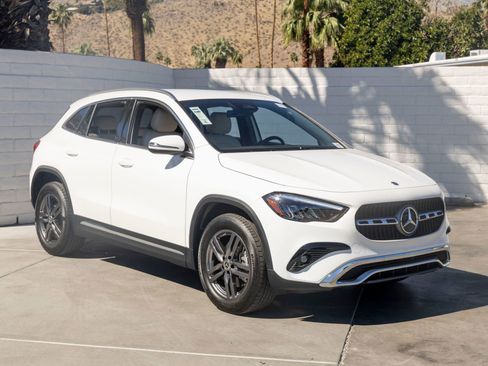 Used 2026 Mercedes-Benz GLA 250 image 2
