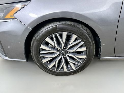 Used 2024 Nissan Altima 2.5 SV image 8