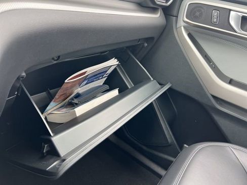 Certified 2024 Ford Explorer XLT w/ Equipment Group 202A image 18