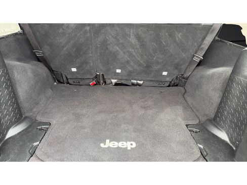 Used 2017 Jeep Wrangler Unlimited Sahara w/ Connectivity Group AWD/4WD image 21