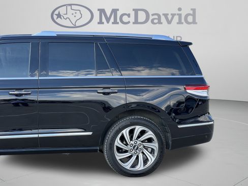 Certified 2023 Lincoln Navigator Reserve AWD/4WD image 34