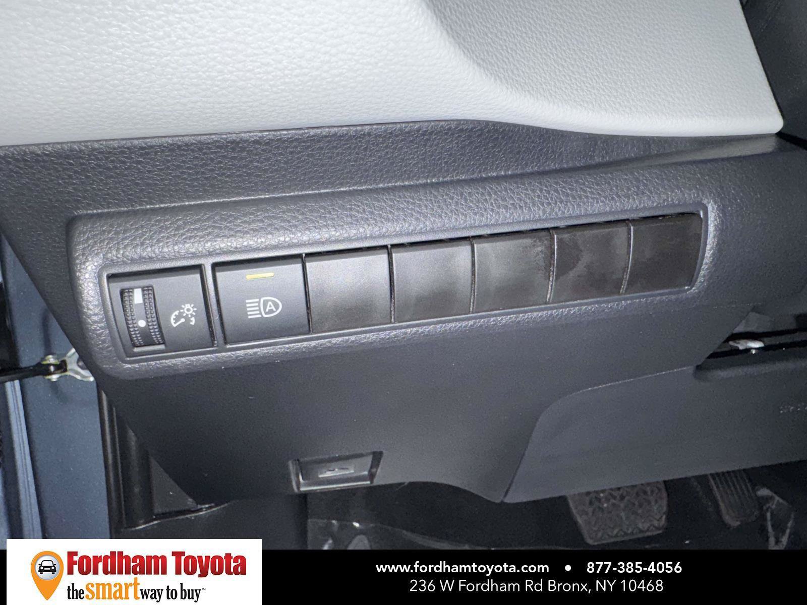 Used 2026 Toyota Corolla LE w/ LE Premium Package FWD image 20