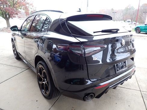 New 2025 Alfa Romeo Stelvio Sprint image 2