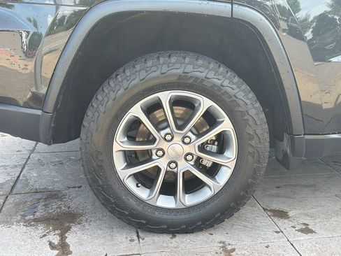 Used 2016 Jeep Grand Cherokee Limited AWD/4WD image 11