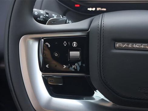 New 2025 Land Rover Range Rover SE image 21