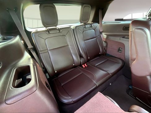 Used 2023 Lincoln Aviator Black Label w/ Dynamic Handling Package image 30