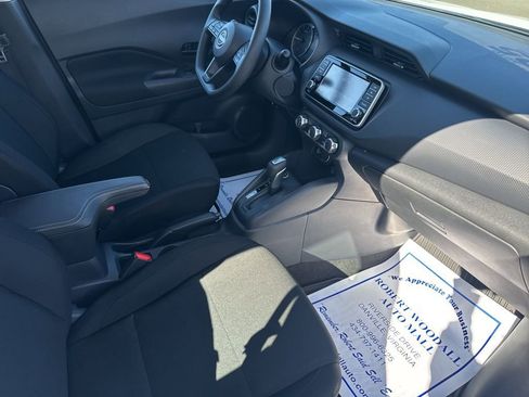 Used 2025 Nissan Kicks Play S image 10