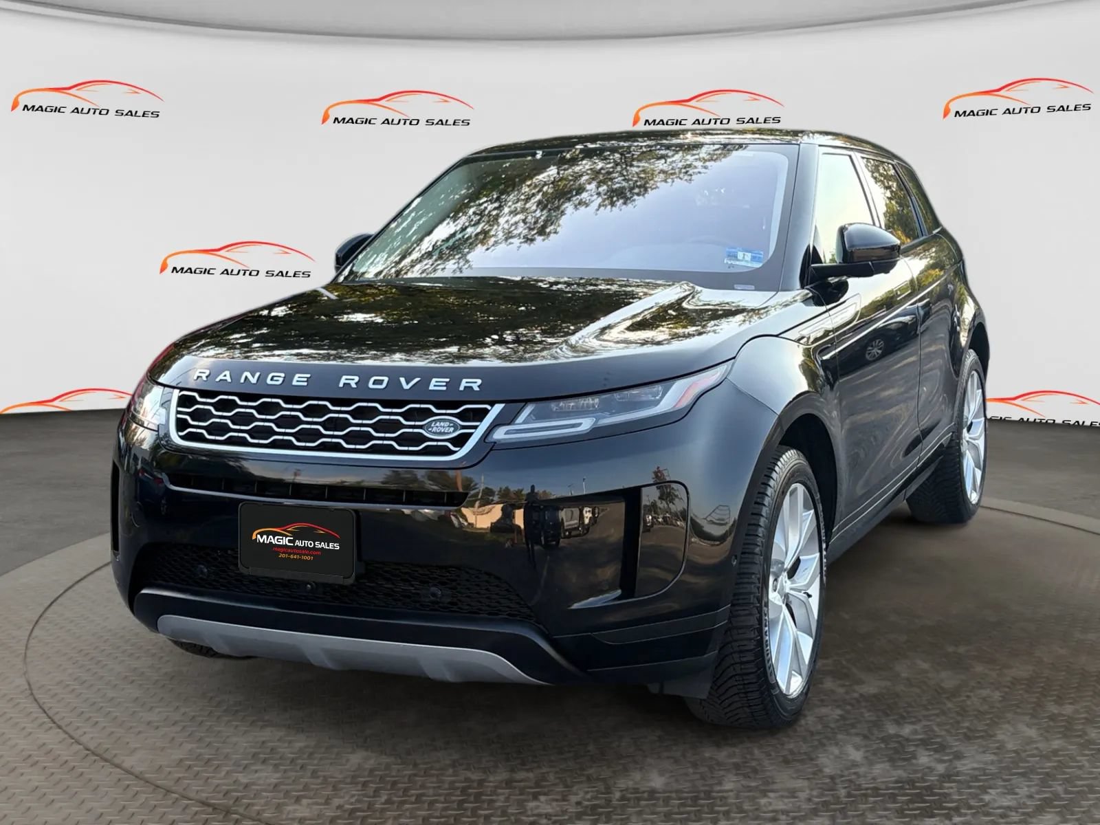 Used 2020 Land Rover Range Rover Evoque SE AWD/4WD image 1