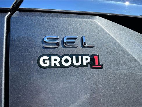 Used 2024 Volkswagen Atlas SEL Premium R-Line image 9
