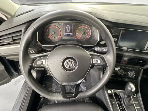 Used 2020 Volkswagen Jetta SE w/ SE Cold Weather Package image 11