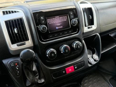 Used 2020 RAM ProMaster 2500 w/ Interior Convenience Group FWD image 16