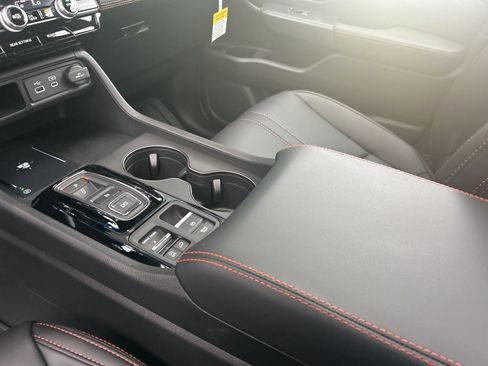 New 2025 Honda Pilot TrailSport image 18