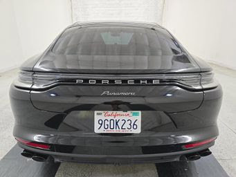 Used 2023 Porsche Panamera 4 Platinum Edition AWD/4WD image 17