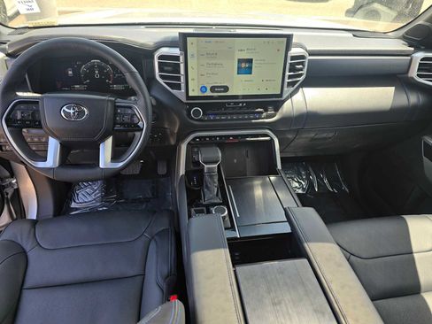 Used 2025 Toyota Sequoia Platinum AWD/4WD image 21