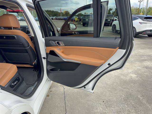Used 2024 BMW X7 xDrive40i w/ Premium Package AWD/4WD image 26