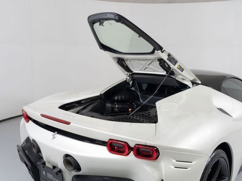 Used 2022 Ferrari SF90 Stradale image 17