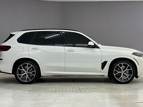 Used 2025 BMW X5 xDrive50e w/ M Sport Package AWD/4WD image 7