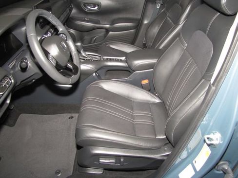 Certified 2024 Honda HR-V EX-L image 9