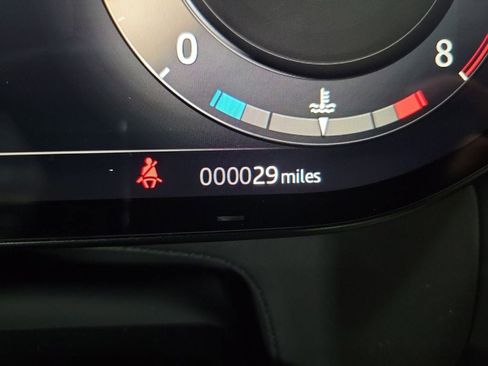 New 2025 Land Rover Range Rover SE image 18