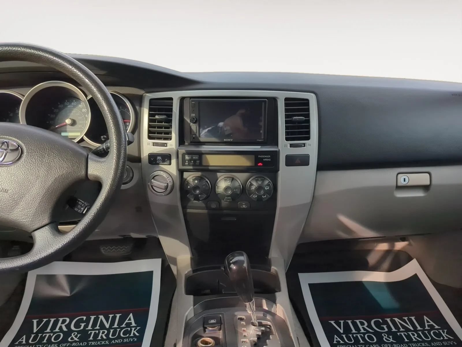 Used 2006 Toyota 4Runner SR5 AWD/4WD image 3