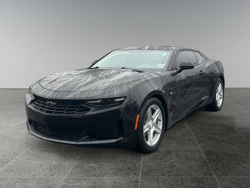 Used 2022 Chevrolet Camaro LT image 3