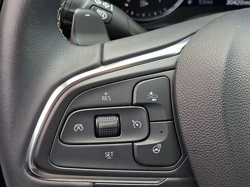 Used 2023 Buick Envision Essence w/ Sport Touring Package AWD/4WD image 22