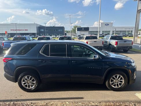 Used 2023 Chevrolet Traverse LS w/ Safety Package AWD/4WD image 5