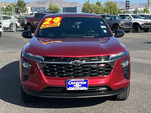 Certified 2024 Chevrolet Trax RS w/ Driver Confidence Package FWD image 2